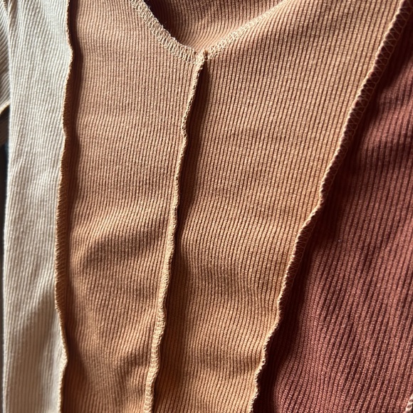 Forever 21 Long Sleeve V-Neck Low Shades of Brown Top Size S - Picture 2 of 9